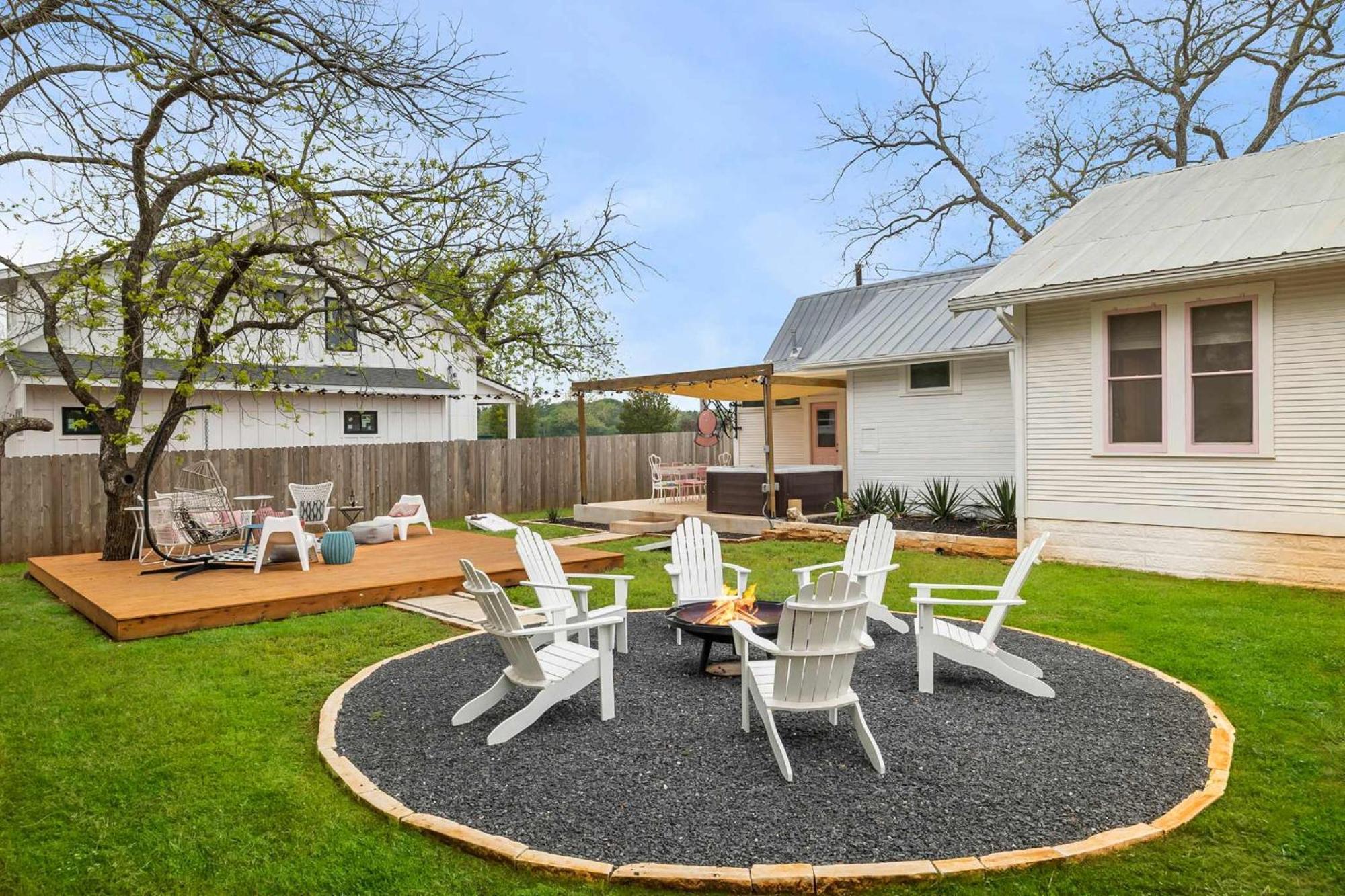 Pink Duchess - Mins To Main Hot Tub & Fire Pit Villa Fredericksburg Exteriör bild