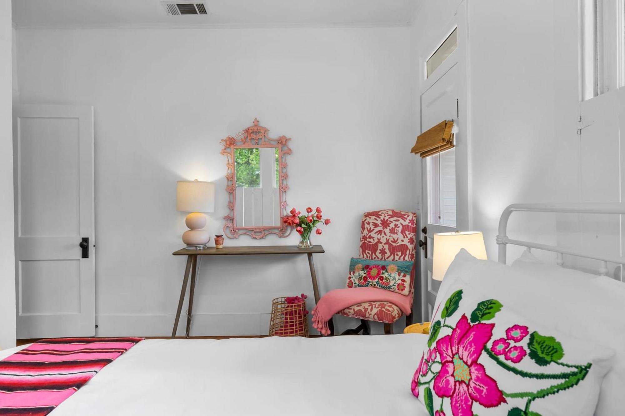 Pink Duchess - Mins To Main Hot Tub & Fire Pit Villa Fredericksburg Exteriör bild