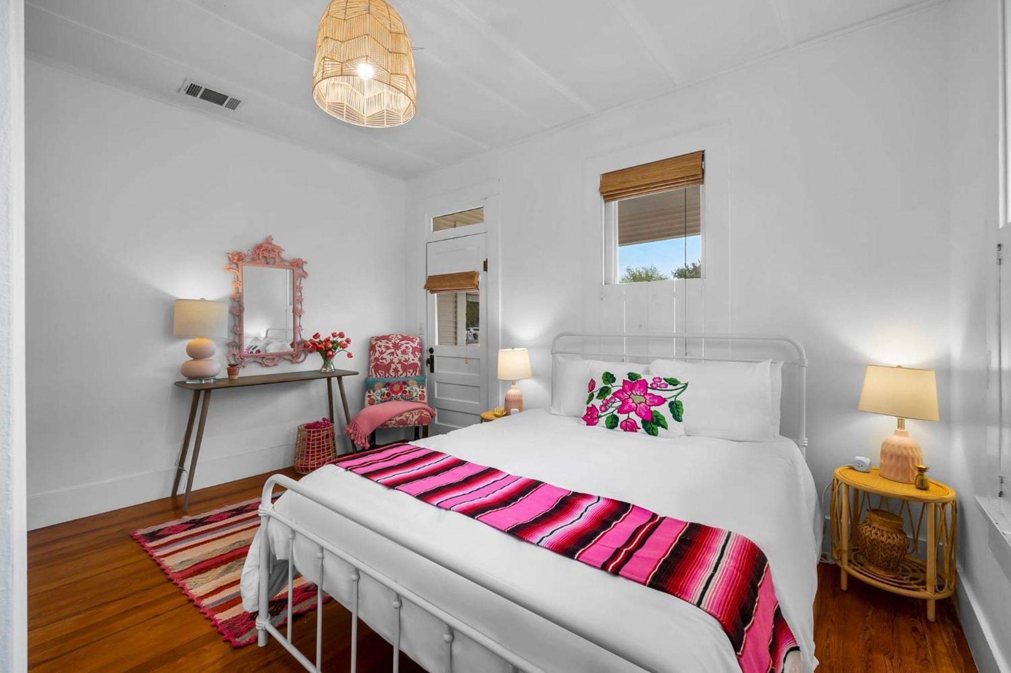 Pink Duchess - Mins To Main Hot Tub & Fire Pit Villa Fredericksburg Exteriör bild