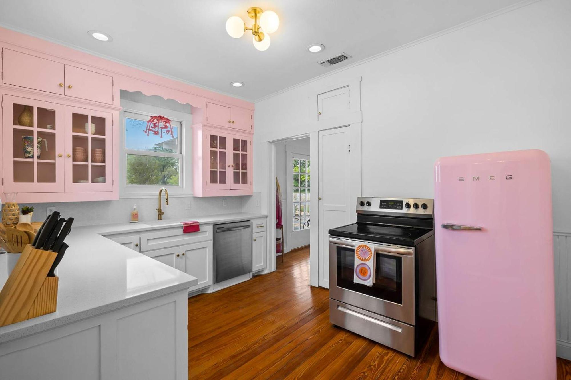 Pink Duchess - Mins To Main Hot Tub & Fire Pit Villa Fredericksburg Exteriör bild