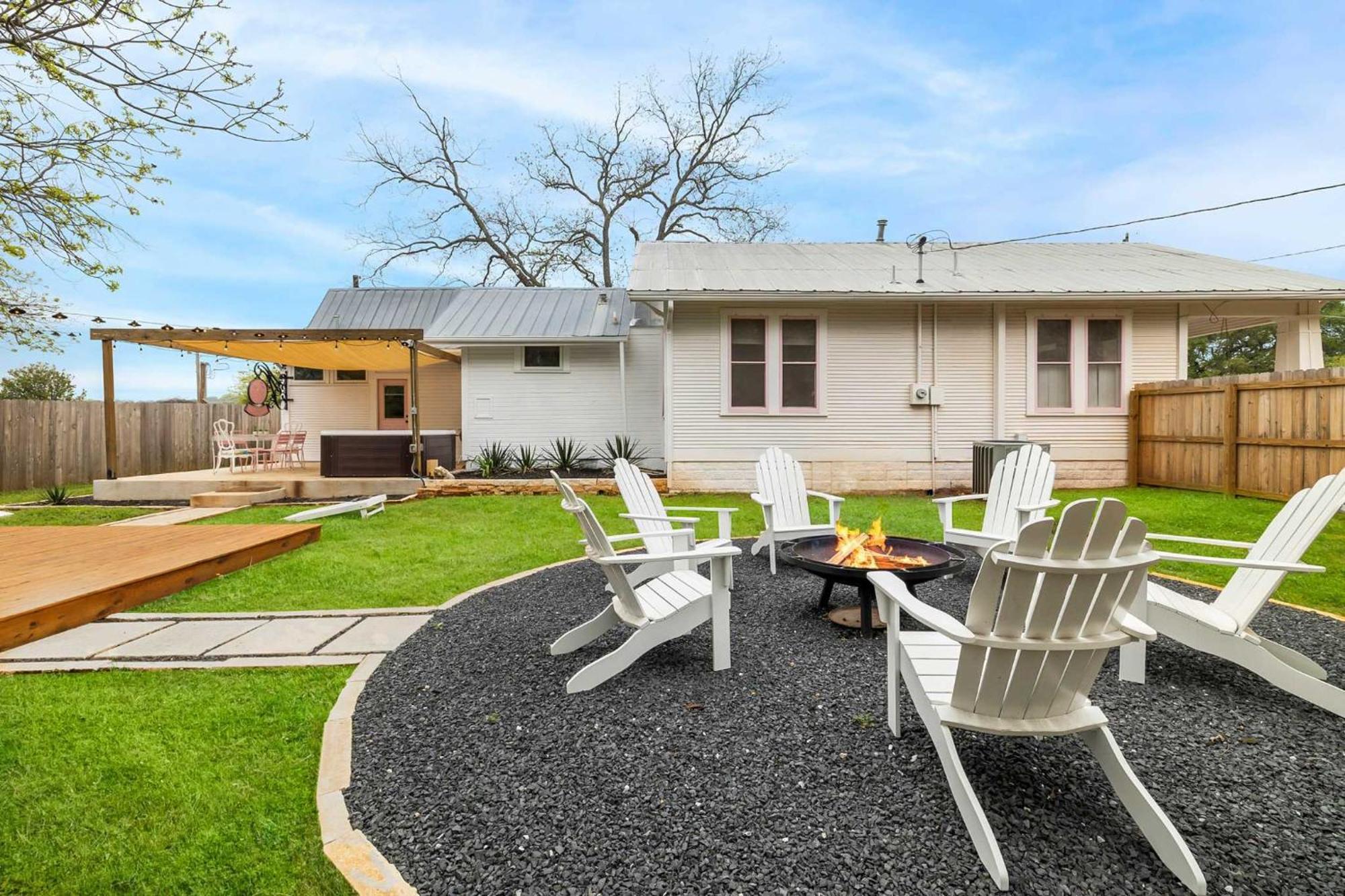 Pink Duchess - Mins To Main Hot Tub & Fire Pit Villa Fredericksburg Exteriör bild